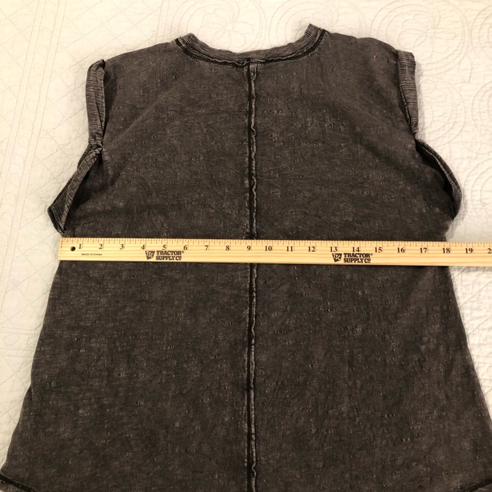 Anthropologie Pilcro roll sleeve tank muscle shirt. Size medium. - Picture 11 of 12